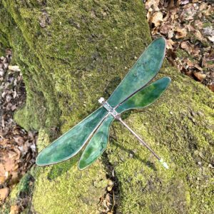 Szitakötő kerti üvegszobor zöld