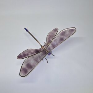 Szitakötő kerti üvegszobor lila